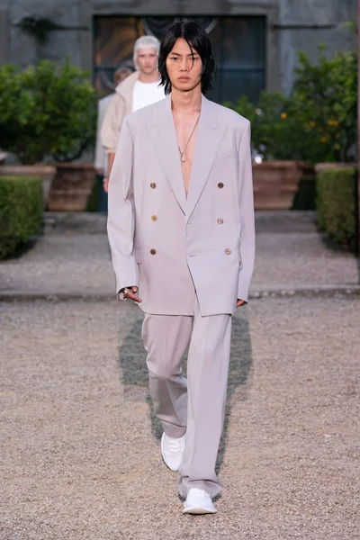 Look 2